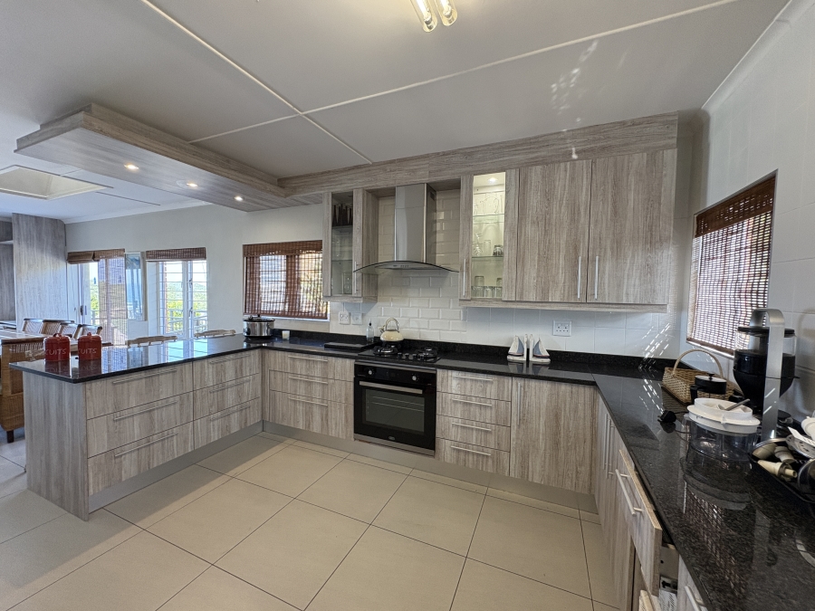 6 Bedroom Property for Sale in Cintsa East Eastern Cape